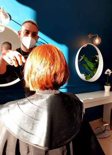 peluquero Vilagarcía cortando el pelo